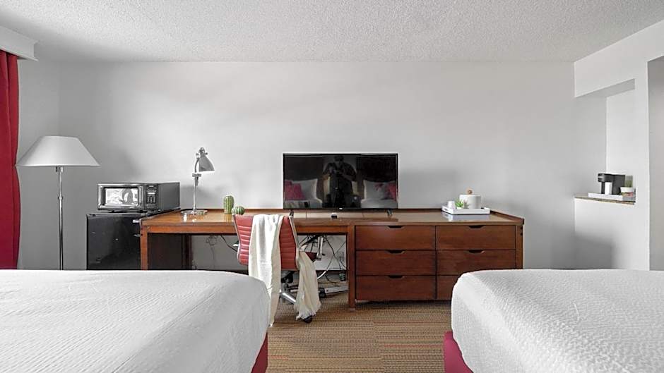 315 LoSo Hotel Airport