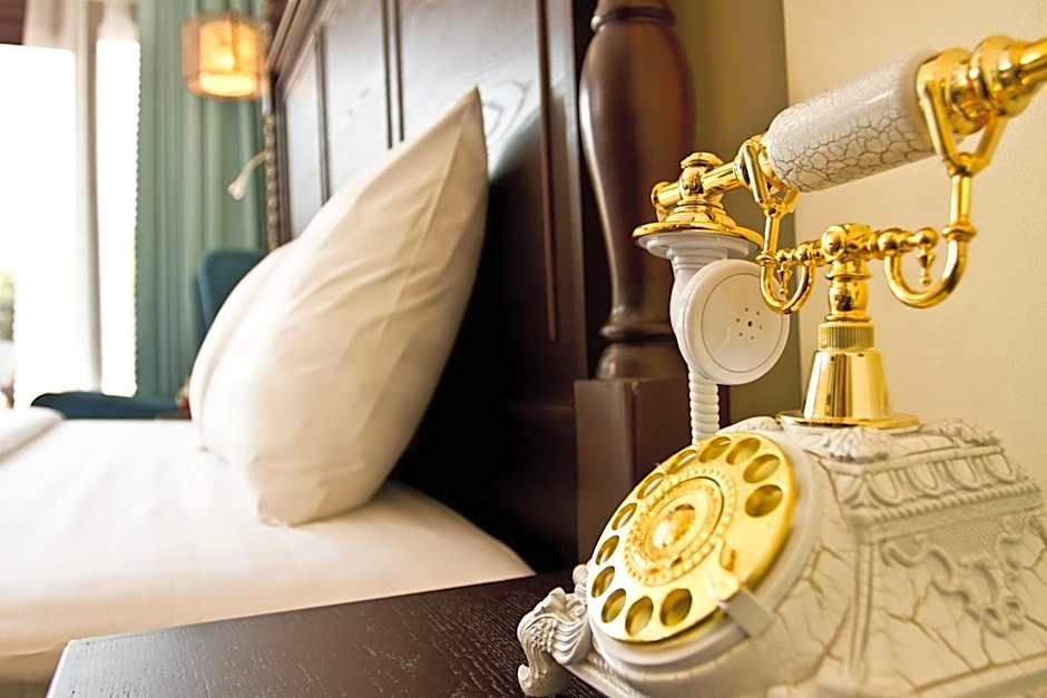 Sunrise Garden House