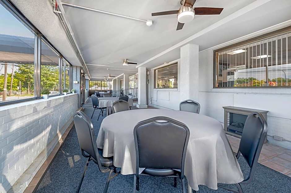 Econo Lodge Hicksville - Long Island
