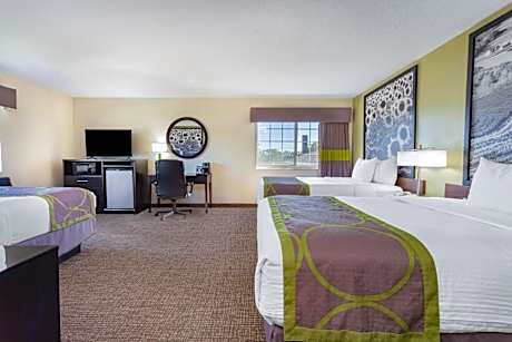 Queen Suite - Non-Smoking