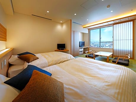 Superior Japanese-Style Room with Beds & Bath room