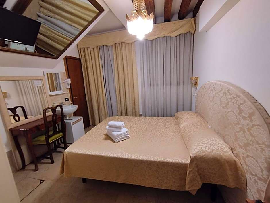 Alloggi Acquavita - checkin at "Alloggi SS Giovanni e Paolo"