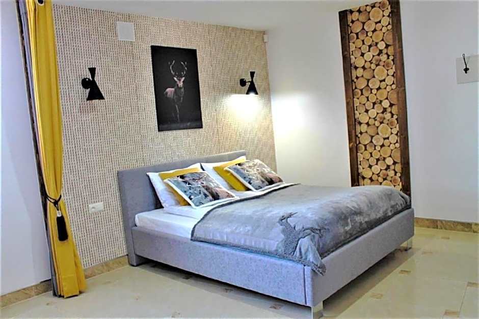 Biały Jeleń z basenem i jacuzzi