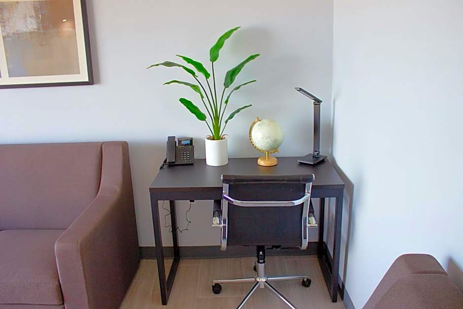 Sun & Sand Resort Oceanfront Suites