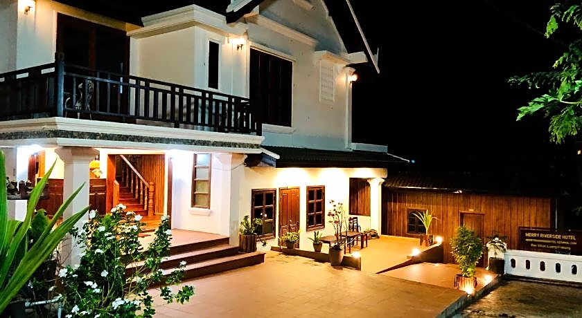 Merry Riverside Hotel