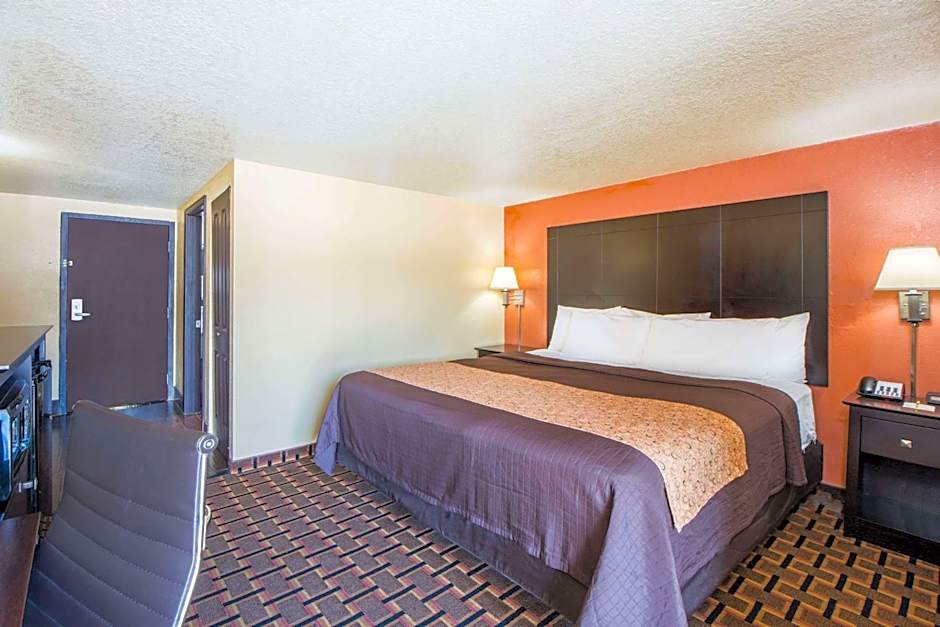 Days Inn by Wyndham Joplin