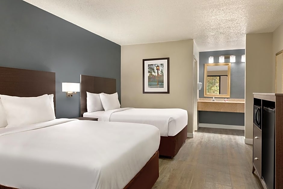 Baymont by Wyndham Wilmington