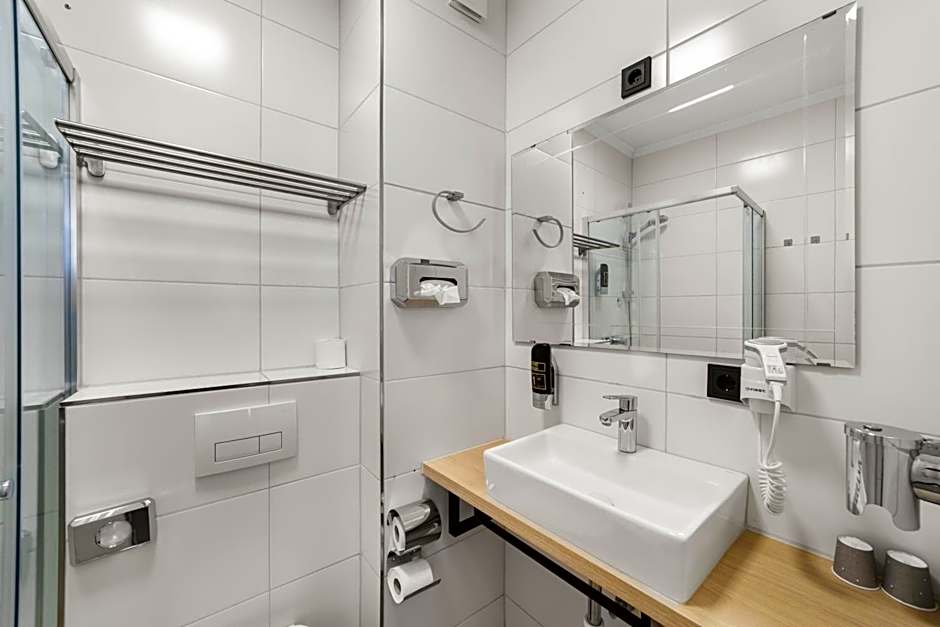 NEU - Sona Design Rooms - CITY CENTER -