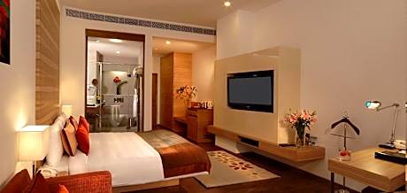 Club Superior King Room WithEarly Check in & late check-out for up to 3 hours (subject to avl), 20% F&B Service