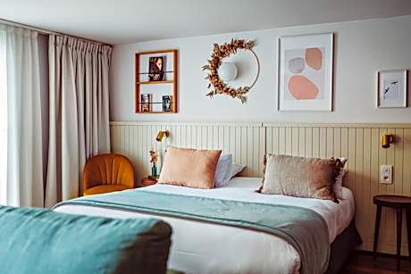 Junior Suite with Garden View or Street View