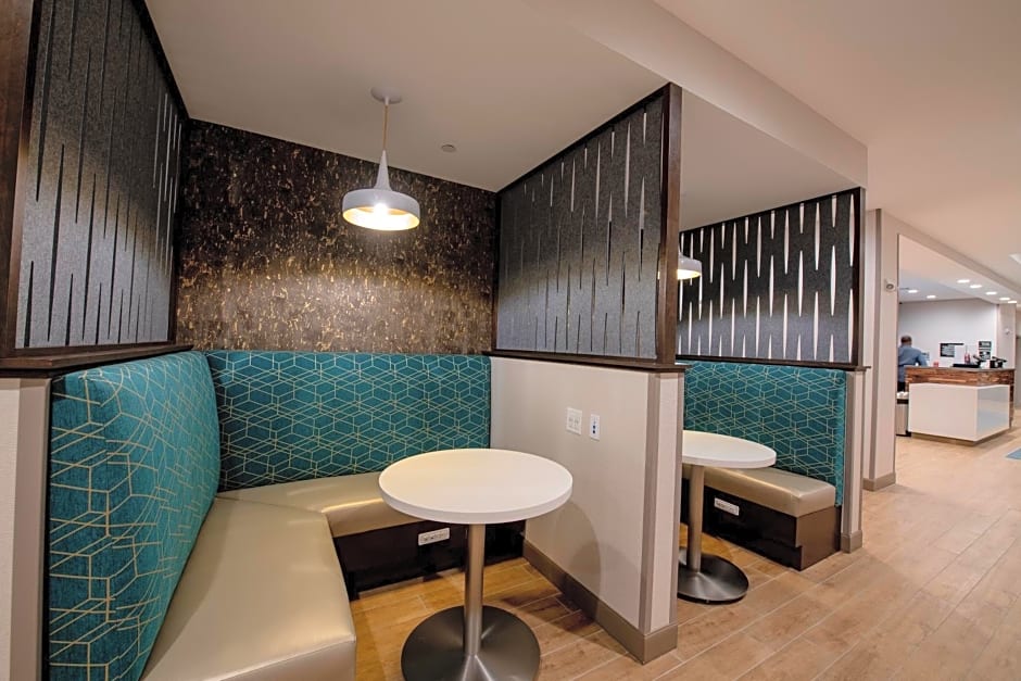 Hampton Inn & Suites Duncanville Dallas, Tx