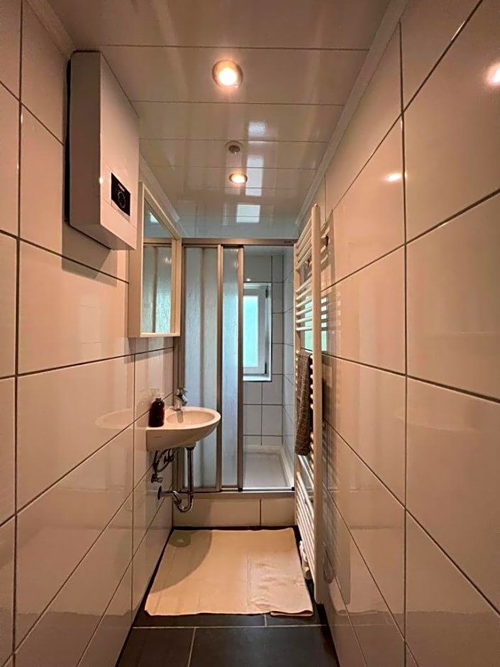 Eva's Hostel - Self Check-In & Only Private Rooms