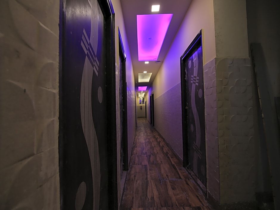 OYO Flagship 30350 New Residency Sector 17 Rohini