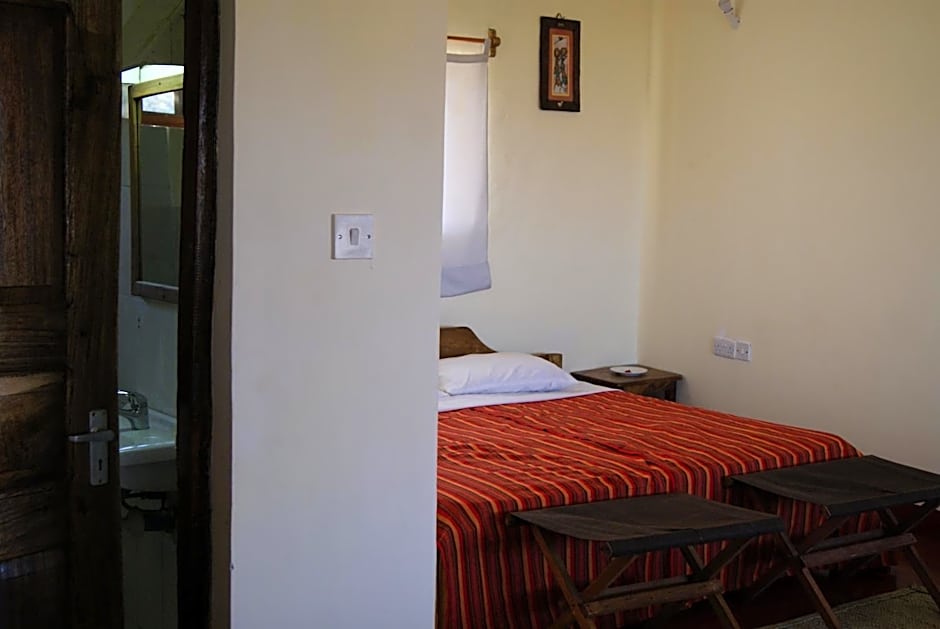 African Sunrise Lodge and Campsite