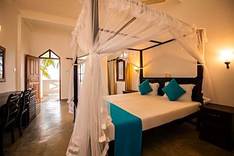 Deluxe Double Room with Balcony and Sea View