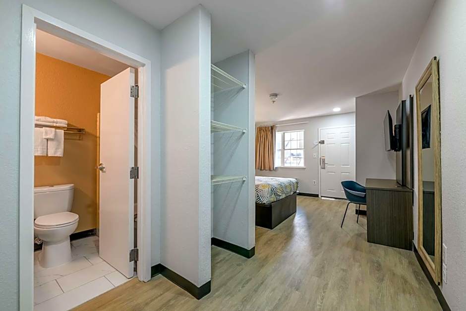 Motel 6 Columbus, GA Columbus Airport