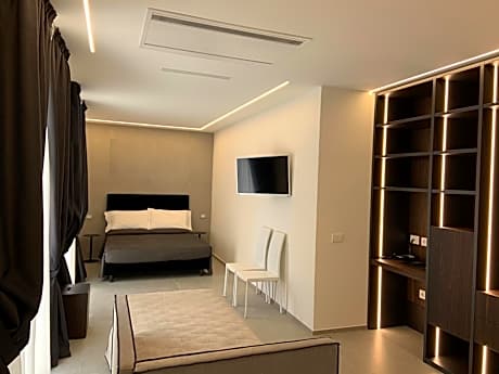 Junior Suite with Side Sea View