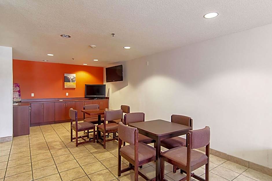 Americas Best Value Inn & Suites Brunswick
