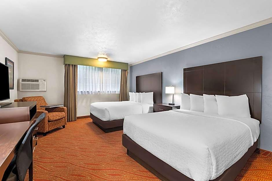 Best Western Plus Parkway Inn