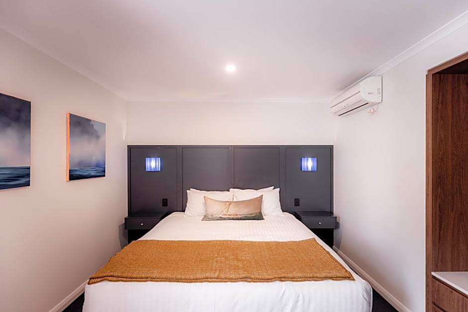 Shipwrights Arms Hotel