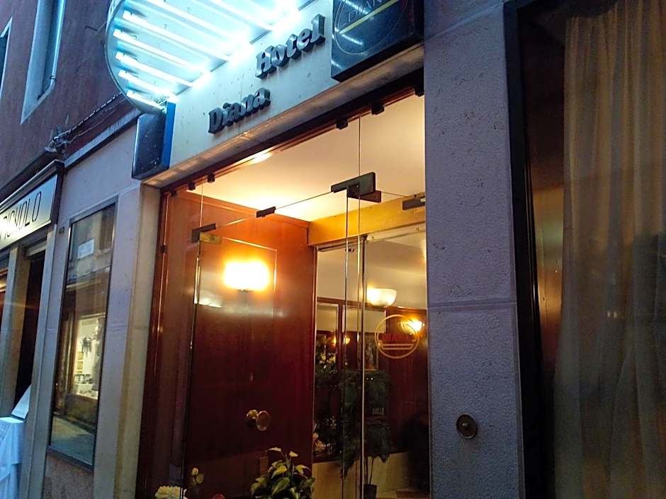 Hotel Diana