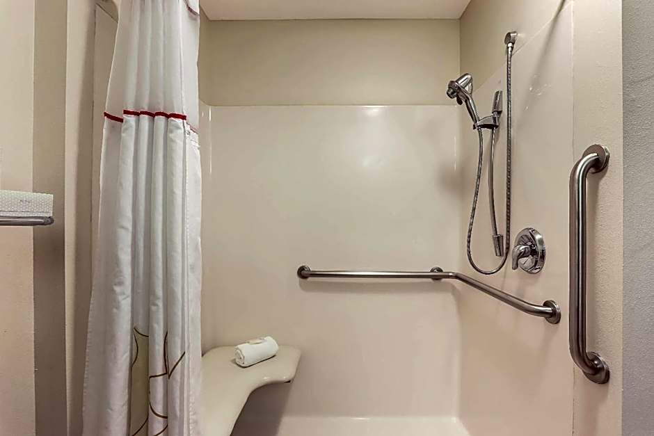 MainStay Suites Fitchburg - Madison