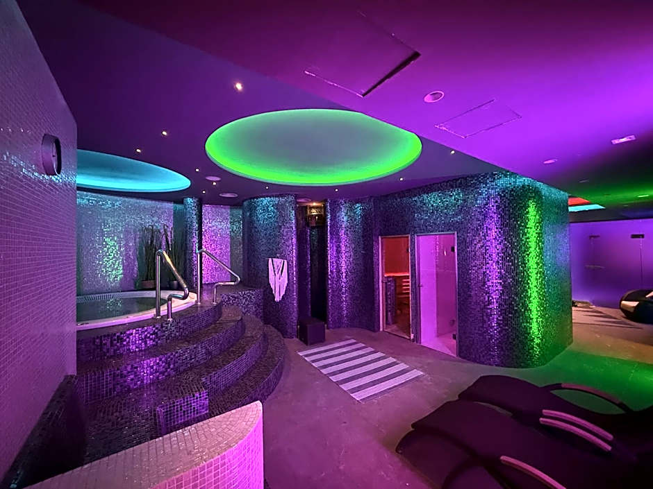 Hotel Astone Conference & Spa