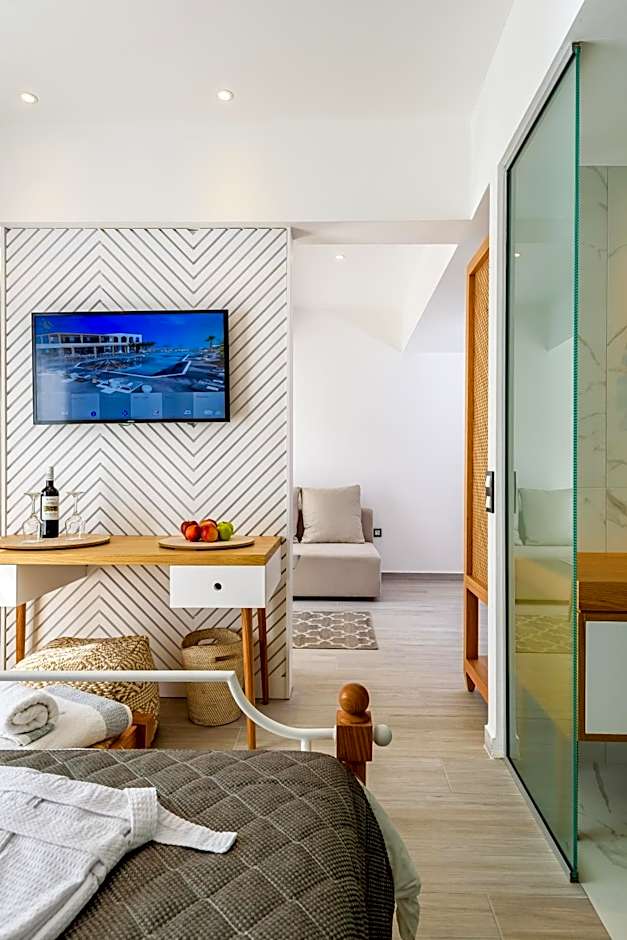 Solimar White Pearl - Adults Only