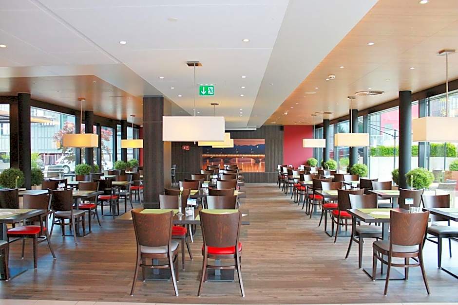 Holiday Inn Express Zürich Airport By IHG