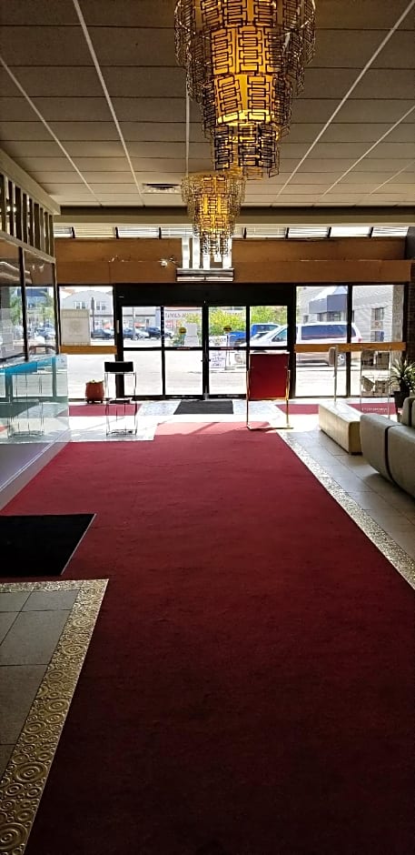 Bedfort Inn & Suites