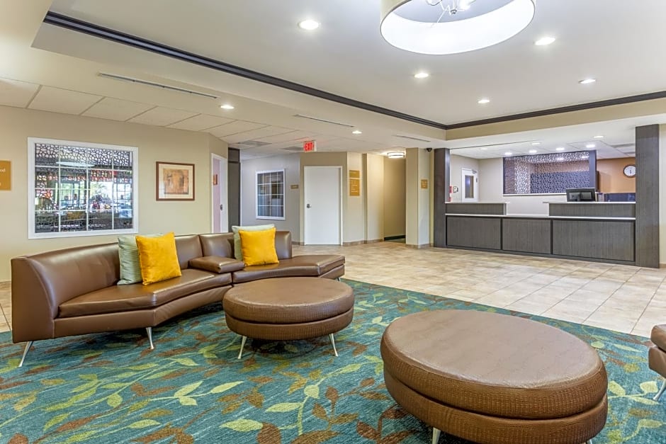 Candlewood Suites Aurora-Naperville