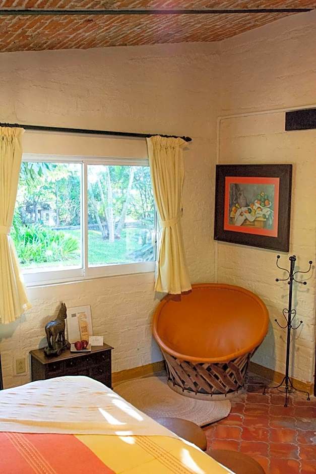 Casa Palomas Bed and Breakfast