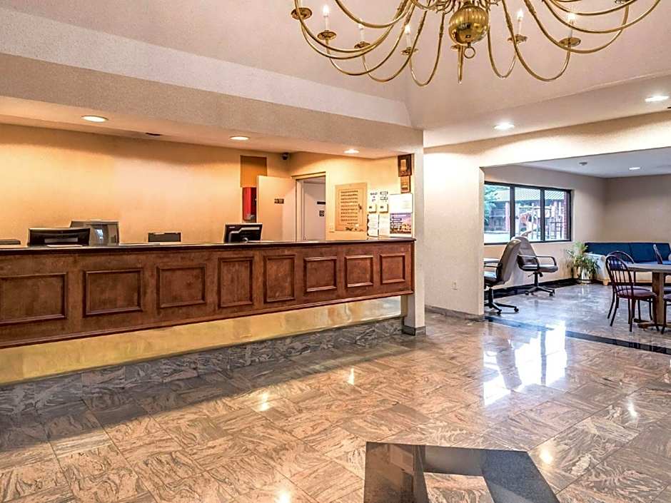 Studios and Suites 4 Less Emporia