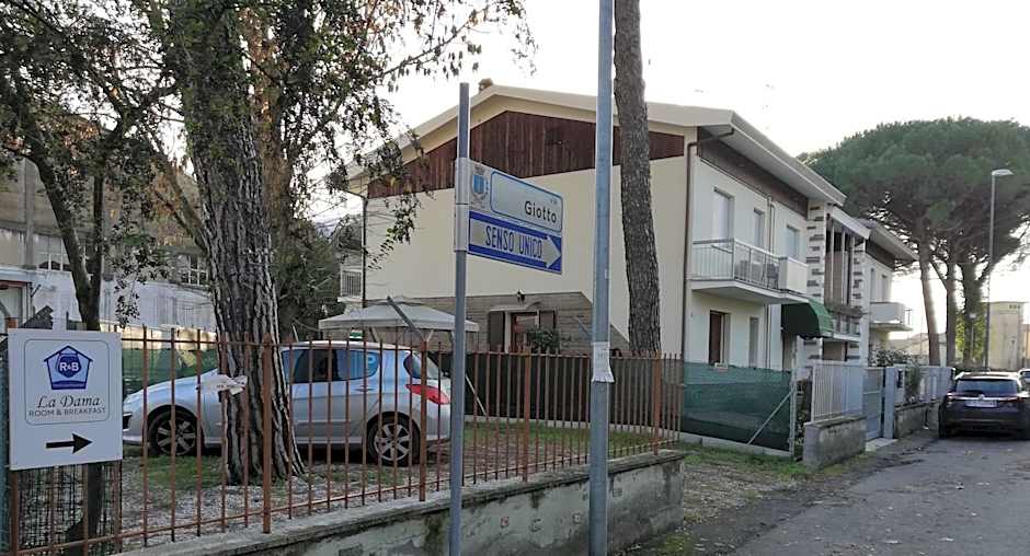 LA DAMA ROOM&BREAKFAST