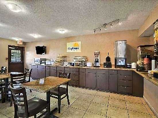 Deluxe Inn San Antonio Near Lackland AFB