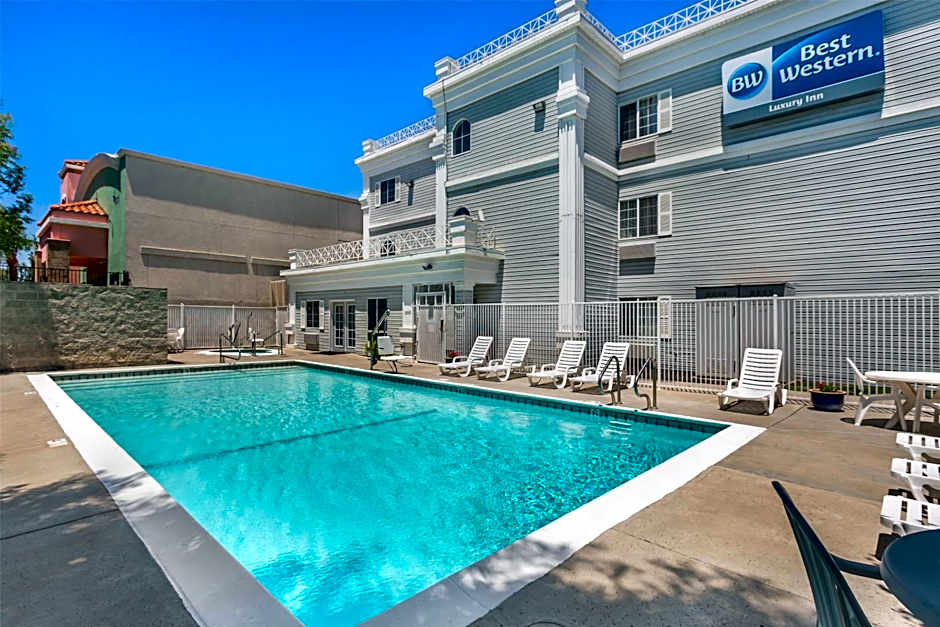 Best Western Luxury Inn