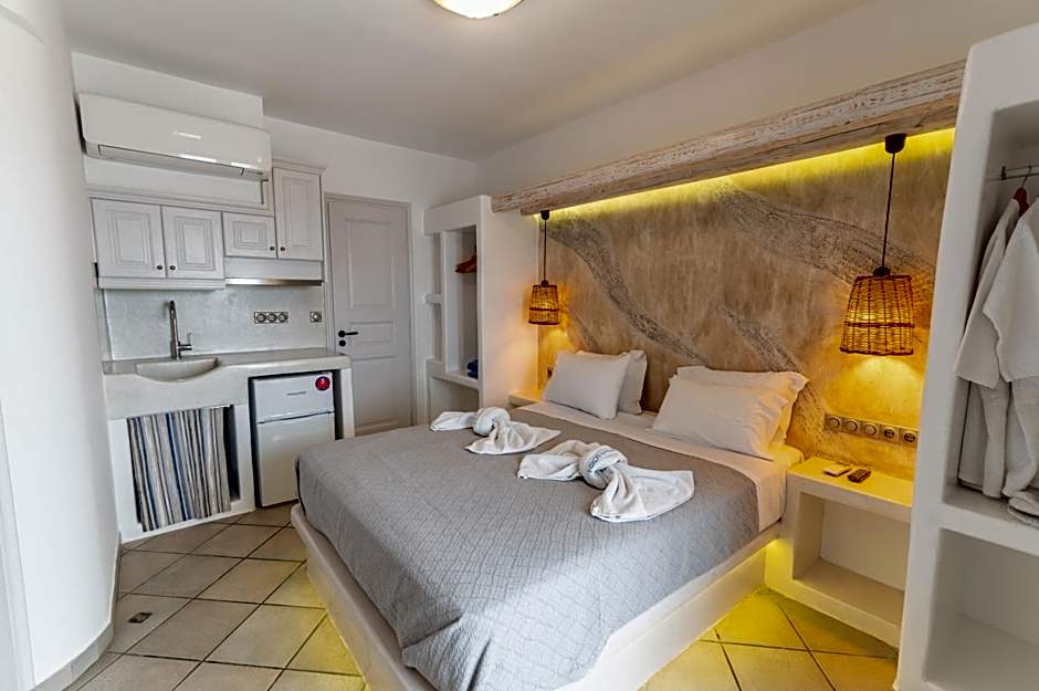 Nikos Apartments and Studios