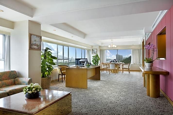 Regal Riverside Hotel