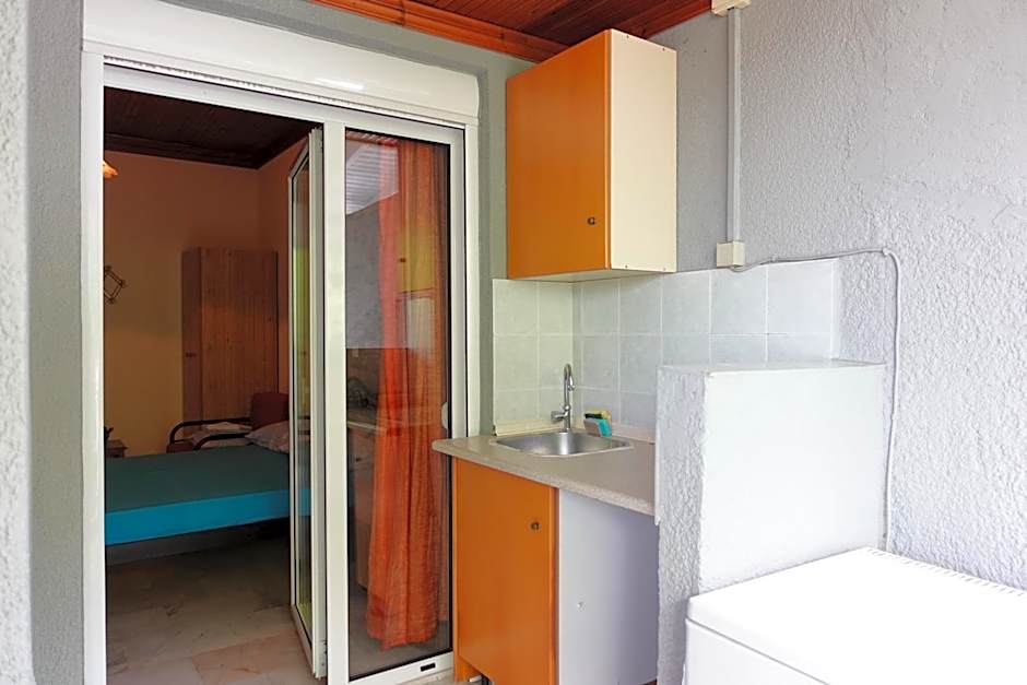 Camping Mitikas and Bungalows