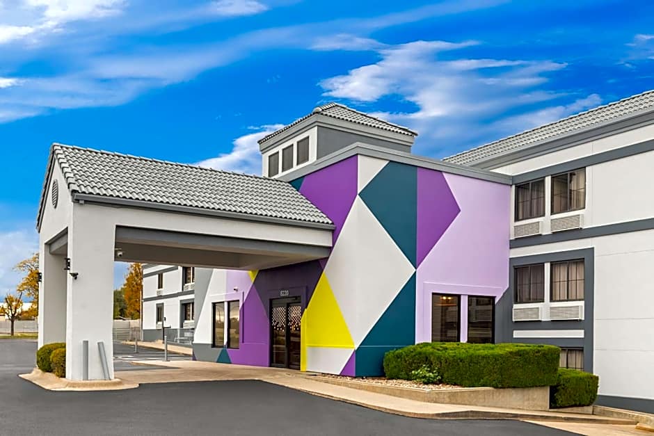 Spark by Hilton Wichita East