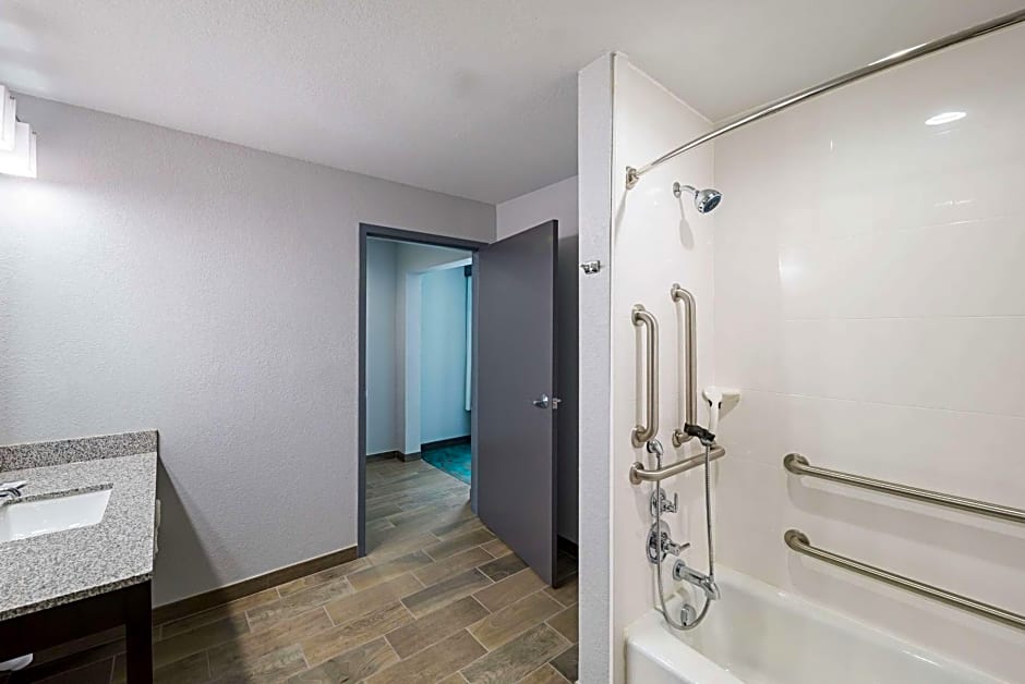 Comfort Inn & Suites Oklahoma City near Bricktown