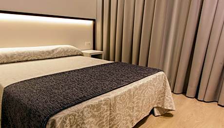 Apartment (2-4 Adults)