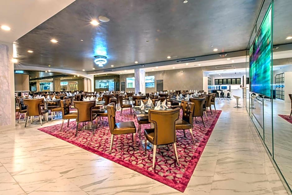 DoubleTree by Hilton Houston Brookhollow