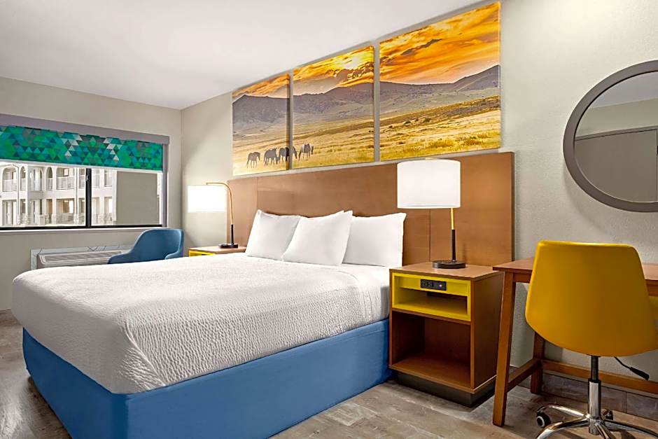 Days Inn by Wyndham Ruidoso Downs
