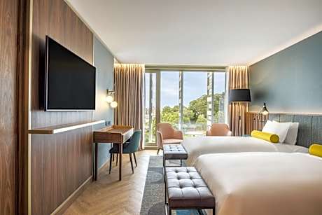 Deluxe Twin Room with Garden View