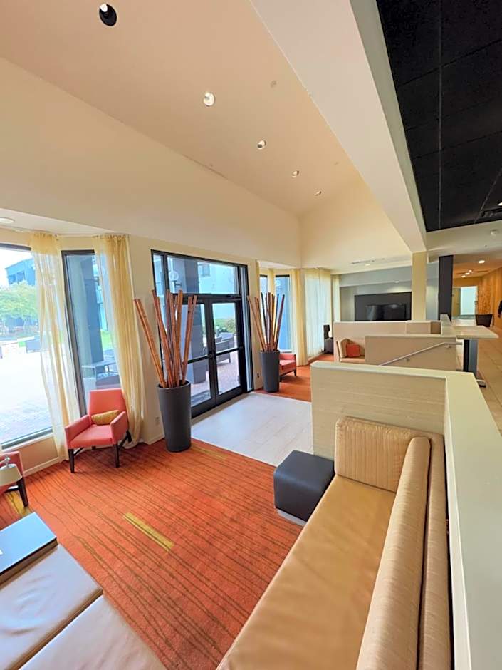 Super 8 by Wyndham Dallas Love Field Airport