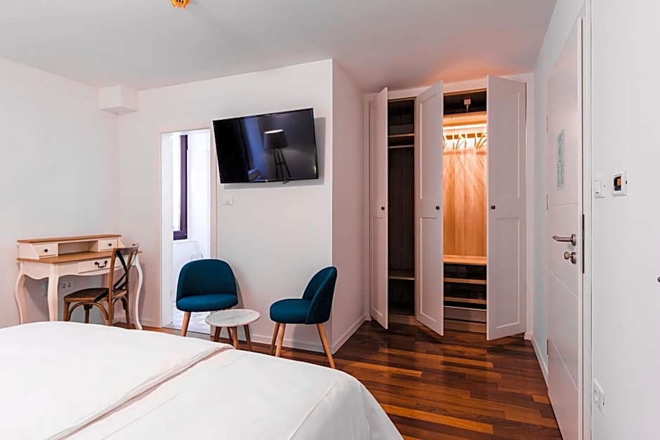 Second Life in Piran - Hotel Zala Piran with private parking and shuttle service