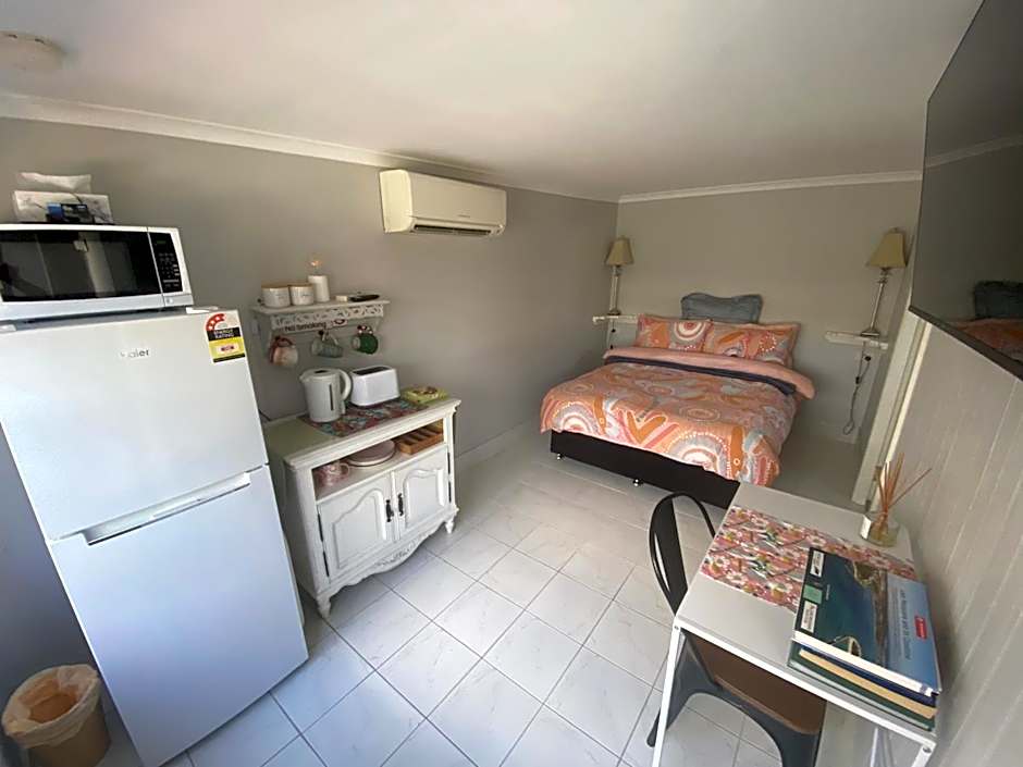 Churchill's B&B twin spa getaway Studio