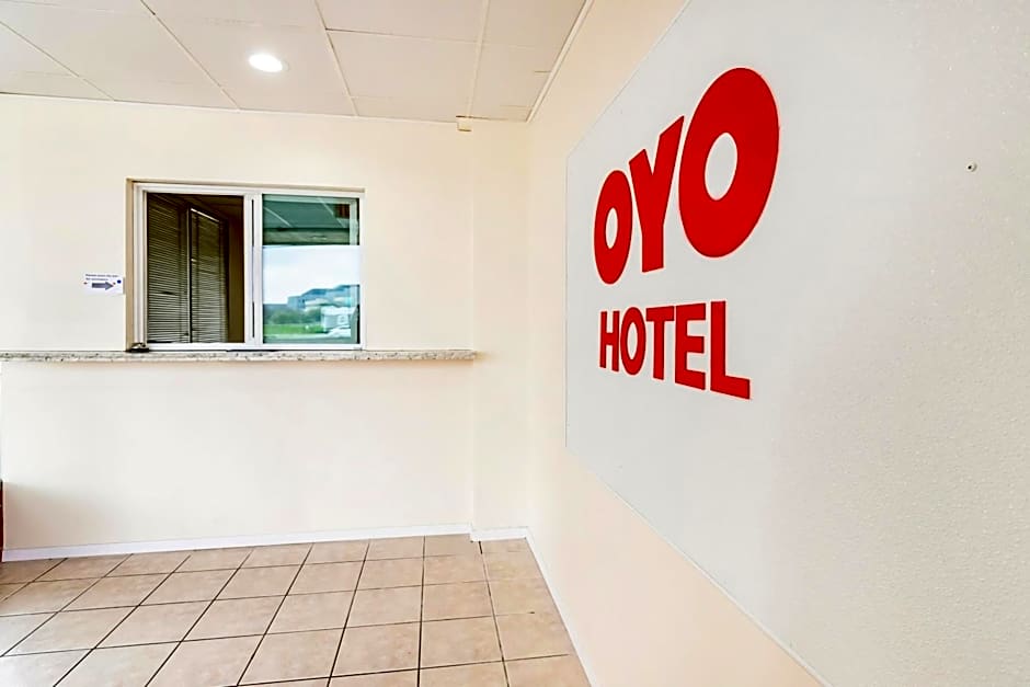 OYO Hotel San Antonio Lackland AFB/Seaworld Hwy 90 W