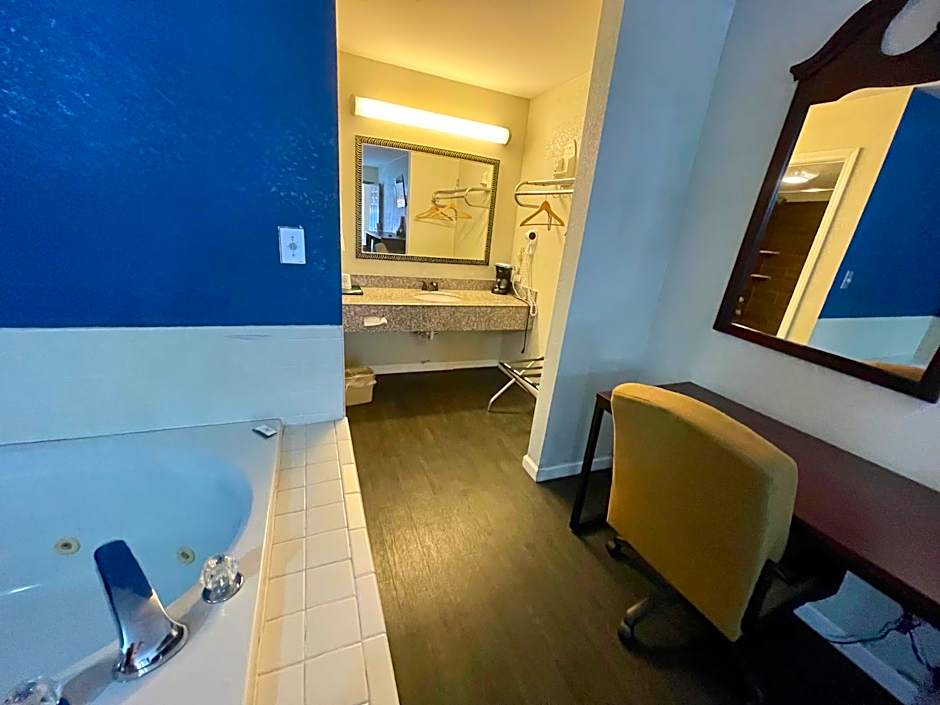 Key West Inn - Roanoke